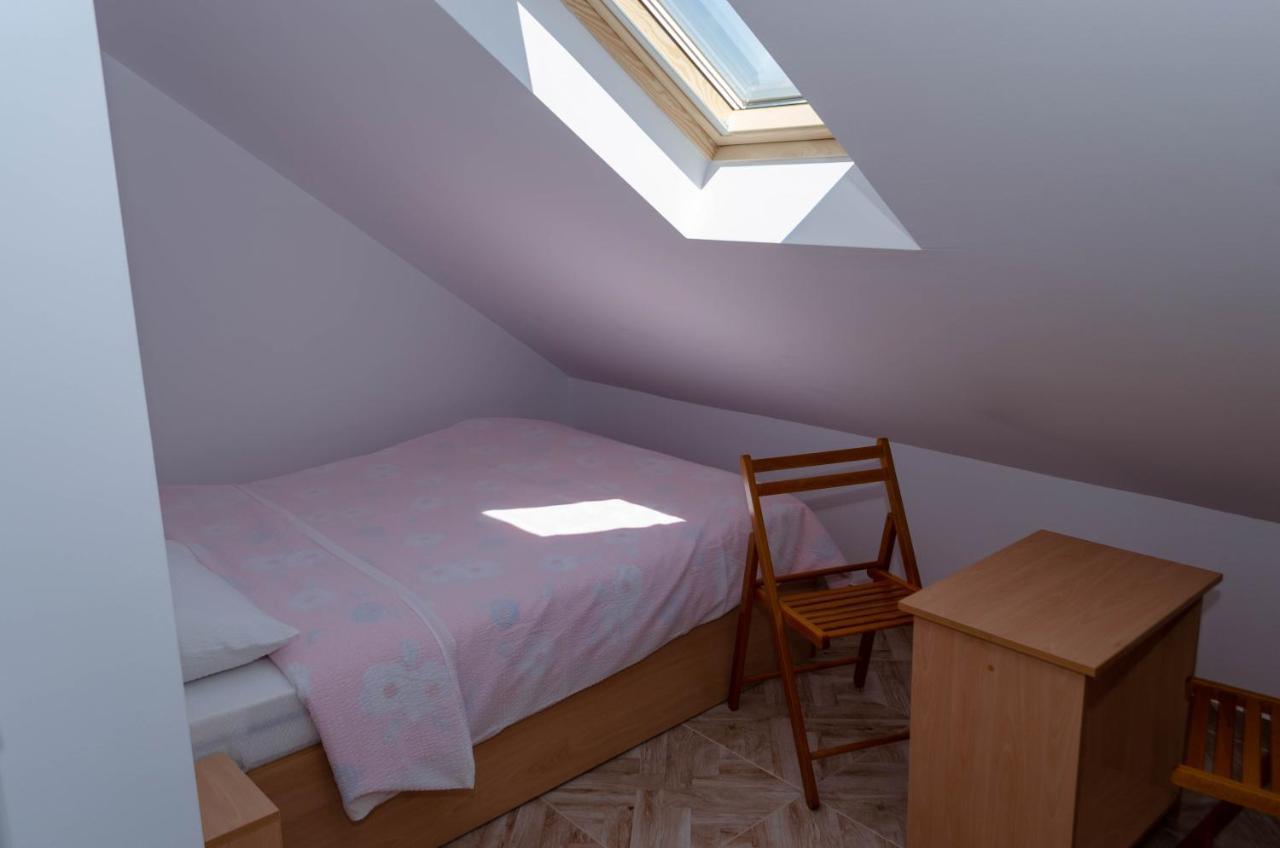 Mansarda Mica Cu Baie Proprie Daire Kaloşvar Dış mekan fotoğraf